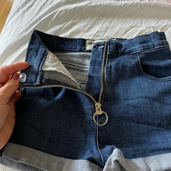 Garage Jean shorts size 00 - Picture 3 of 8